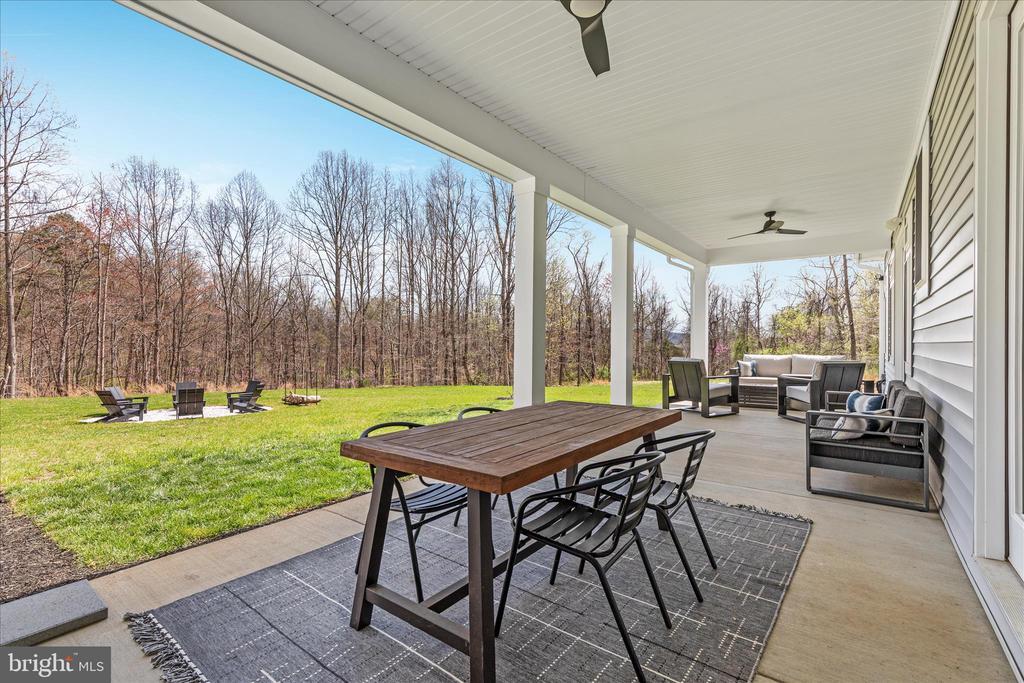 8189 SUMMERFIELD HILLS DR, WARRENTON, Virginia 20186, 5 Bedrooms Bedrooms, ,4 BathroomsBathrooms,Residential,8189 SUMMERFIELD HILLS DR,VAFQ2021482 MLS # VAFQ2021482