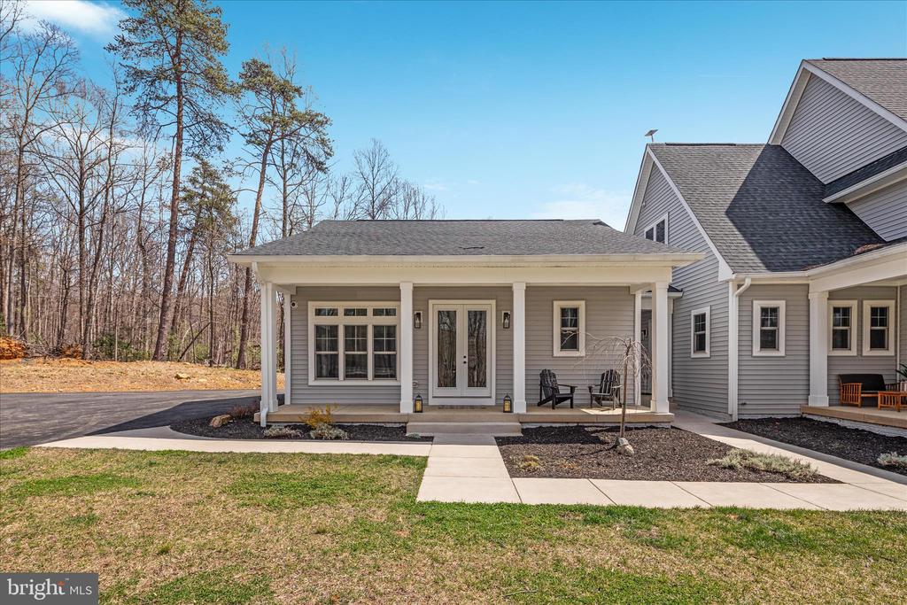 8189 SUMMERFIELD HILLS DR, WARRENTON, Virginia 20186, 5 Bedrooms Bedrooms, ,4 BathroomsBathrooms,Residential,8189 SUMMERFIELD HILLS DR,VAFQ2021482 MLS # VAFQ2021482