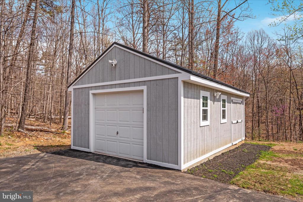 8189 SUMMERFIELD HILLS DR, WARRENTON, Virginia 20186, 5 Bedrooms Bedrooms, ,4 BathroomsBathrooms,Residential,8189 SUMMERFIELD HILLS DR,VAFQ2021482 MLS # VAFQ2021482