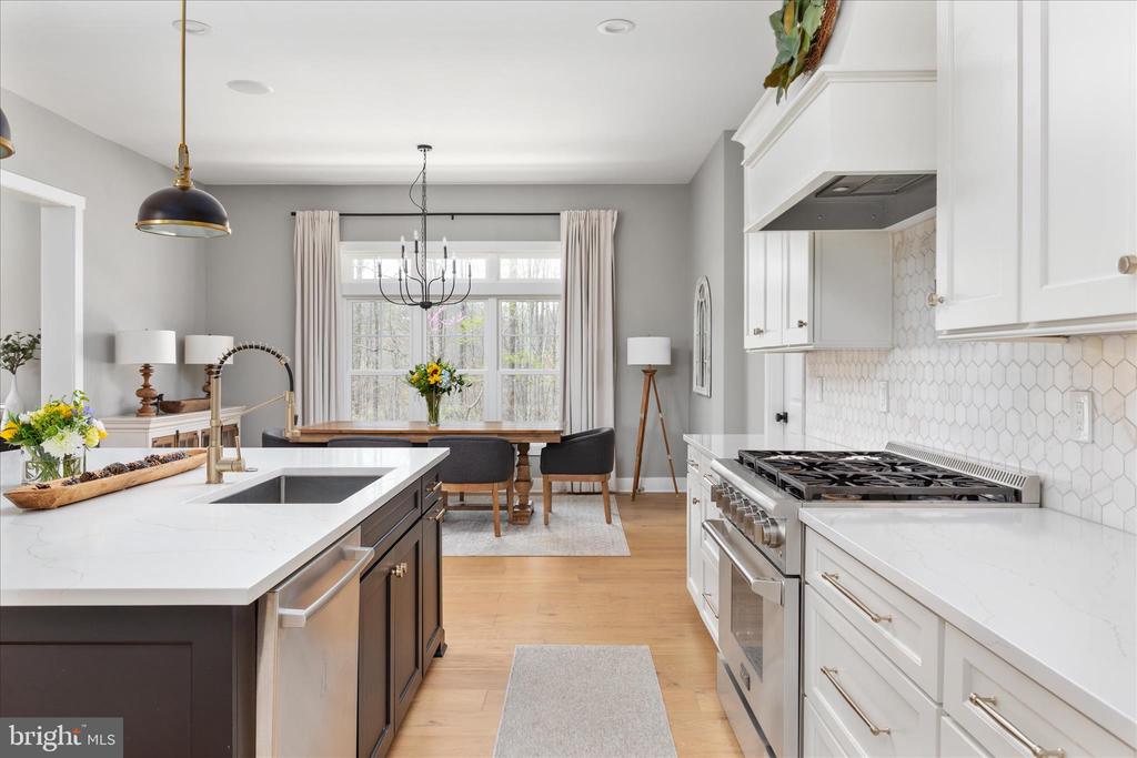 8189 SUMMERFIELD HILLS DR, WARRENTON, Virginia 20186, 5 Bedrooms Bedrooms, ,4 BathroomsBathrooms,Residential,8189 SUMMERFIELD HILLS DR,VAFQ2021482 MLS # VAFQ2021482