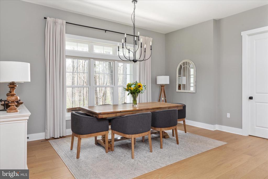 8189 SUMMERFIELD HILLS DR, WARRENTON, Virginia 20186, 5 Bedrooms Bedrooms, ,4 BathroomsBathrooms,Residential,8189 SUMMERFIELD HILLS DR,VAFQ2021482 MLS # VAFQ2021482