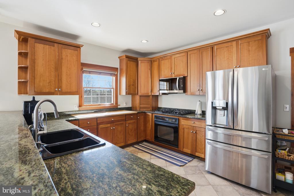 9571 FOXVILLE RD, WARRENTON, Virginia 20186, 5 Bedrooms Bedrooms, ,4 BathroomsBathrooms,Residential,9571 FOXVILLE RD,VAFQ2021510 MLS # VAFQ2021510