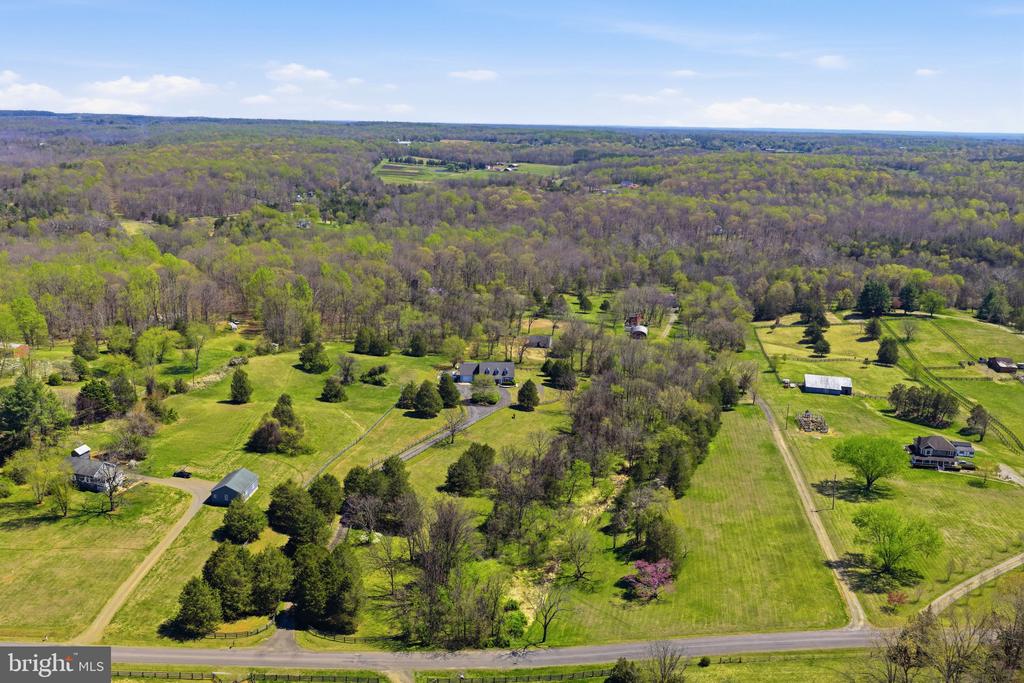 9571 FOXVILLE RD, WARRENTON, Virginia 20186, 5 Bedrooms Bedrooms, ,4 BathroomsBathrooms,Residential,9571 FOXVILLE RD,VAFQ2021510 MLS # VAFQ2021510