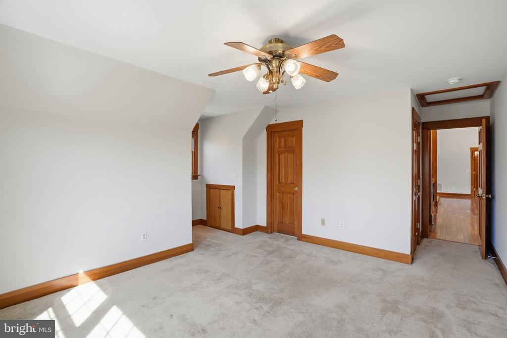 9571 FOXVILLE RD, WARRENTON, Virginia 20186, 5 Bedrooms Bedrooms, ,4 BathroomsBathrooms,Residential,9571 FOXVILLE RD,VAFQ2021510 MLS # VAFQ2021510