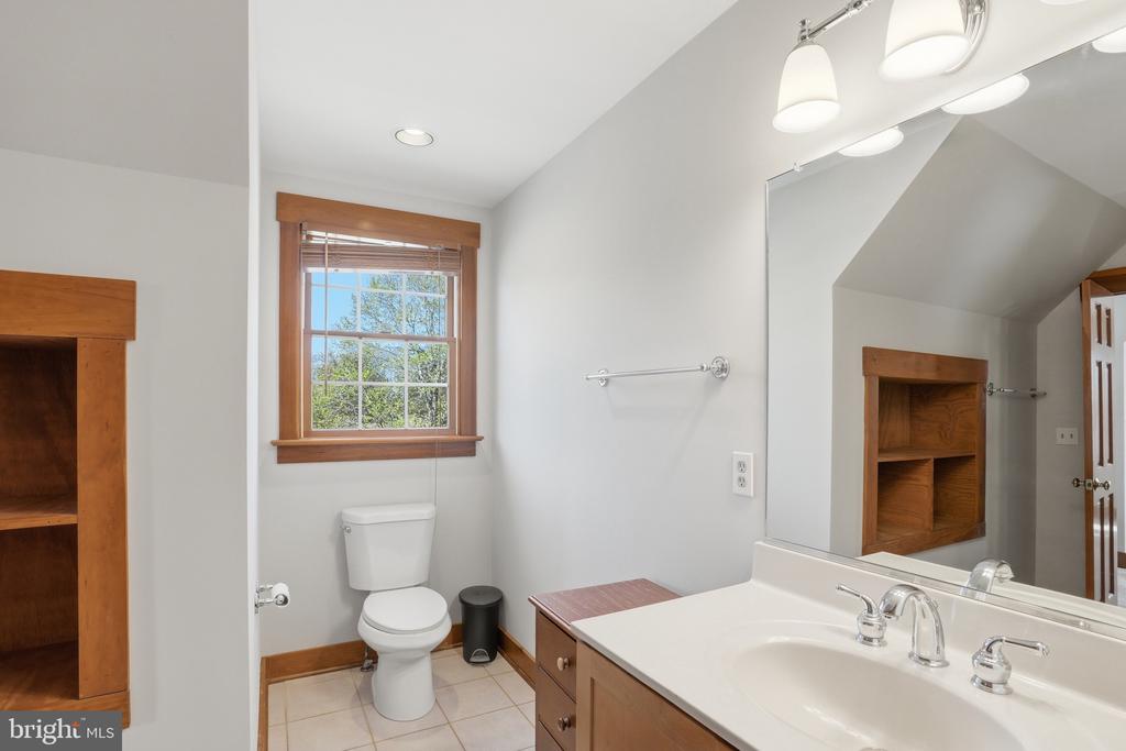 9571 FOXVILLE RD, WARRENTON, Virginia 20186, 5 Bedrooms Bedrooms, ,4 BathroomsBathrooms,Residential,9571 FOXVILLE RD,VAFQ2021510 MLS # VAFQ2021510