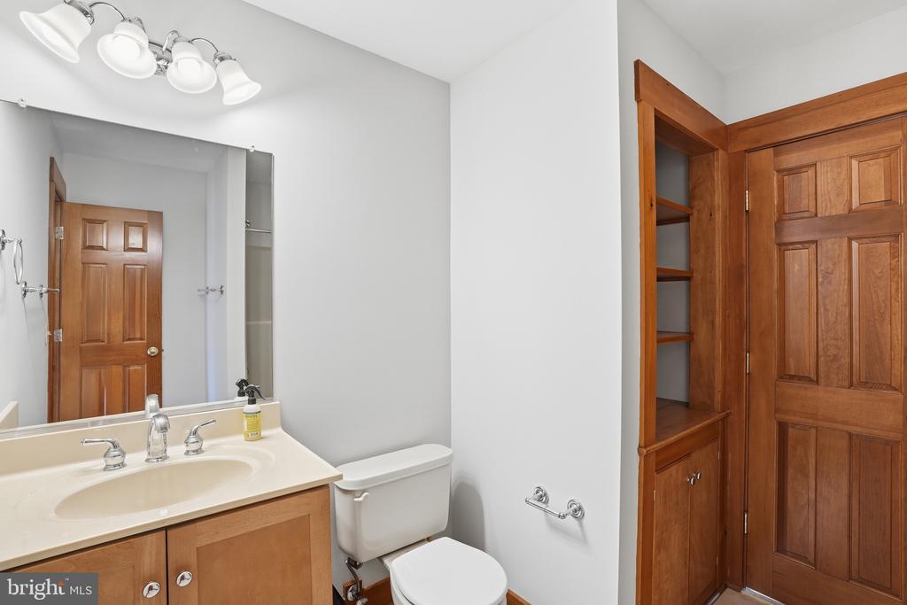 9571 FOXVILLE RD, WARRENTON, Virginia 20186, 5 Bedrooms Bedrooms, ,4 BathroomsBathrooms,Residential,9571 FOXVILLE RD,VAFQ2021510 MLS # VAFQ2021510