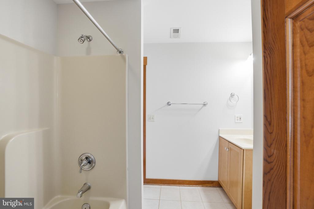 9571 FOXVILLE RD, WARRENTON, Virginia 20186, 5 Bedrooms Bedrooms, ,4 BathroomsBathrooms,Residential,9571 FOXVILLE RD,VAFQ2021510 MLS # VAFQ2021510