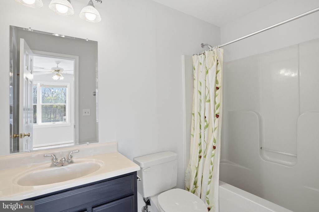 9571 FOXVILLE RD, WARRENTON, Virginia 20186, 5 Bedrooms Bedrooms, ,4 BathroomsBathrooms,Residential,9571 FOXVILLE RD,VAFQ2021510 MLS # VAFQ2021510