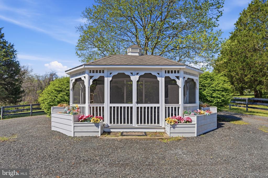 9571 FOXVILLE RD, WARRENTON, Virginia 20186, 5 Bedrooms Bedrooms, ,4 BathroomsBathrooms,Residential,9571 FOXVILLE RD,VAFQ2021510 MLS # VAFQ2021510