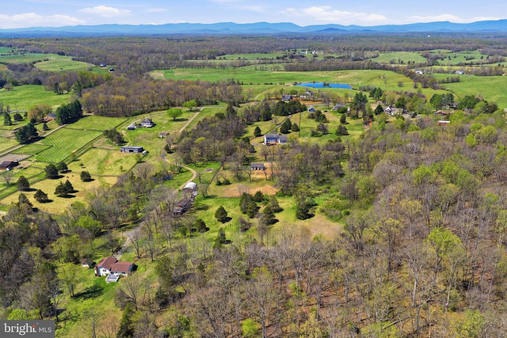 9571 FOXVILLE RD, WARRENTON, Virginia 20186, 5 Bedrooms Bedrooms, ,4 BathroomsBathrooms,Residential,9571 FOXVILLE RD,VAFQ2021510 MLS # VAFQ2021510