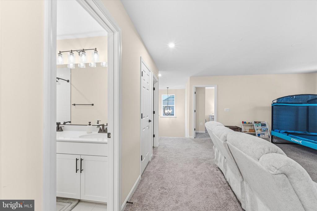 5024 GRAY FOX, BEALETON, Virginia, 5 Bedrooms Bedrooms, ,3 BathroomsBathrooms,Residential,5024 GRAY FOX,VAFQ2021460 MLS # VAFQ2021460