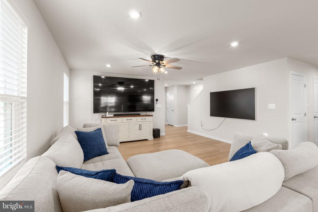 6309 GALLOP DR, FREDERICKSBURG, Virginia 22407, 6 Bedrooms Bedrooms, ,3 BathroomsBathrooms,Residential,6309 GALLOP DR,VASP2040368 MLS # VASP2040368