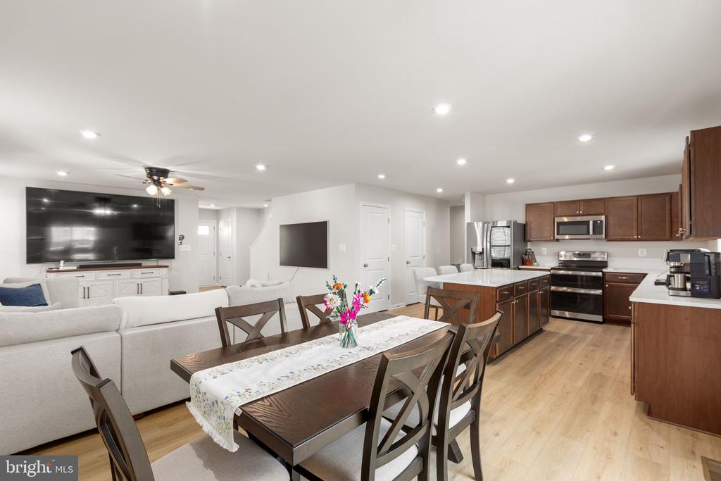 6309 GALLOP DR, FREDERICKSBURG, Virginia 22407, 6 Bedrooms Bedrooms, ,3 BathroomsBathrooms,Residential,6309 GALLOP DR,VASP2040368 MLS # VASP2040368