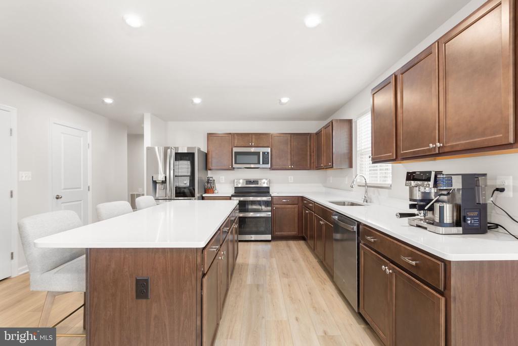 6309 GALLOP DR, FREDERICKSBURG, Virginia 22407, 6 Bedrooms Bedrooms, ,3 BathroomsBathrooms,Residential,6309 GALLOP DR,VASP2040368 MLS # VASP2040368