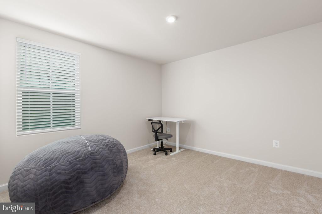 6309 GALLOP DR, FREDERICKSBURG, Virginia 22407, 6 Bedrooms Bedrooms, ,3 BathroomsBathrooms,Residential,6309 GALLOP DR,VASP2040368 MLS # VASP2040368