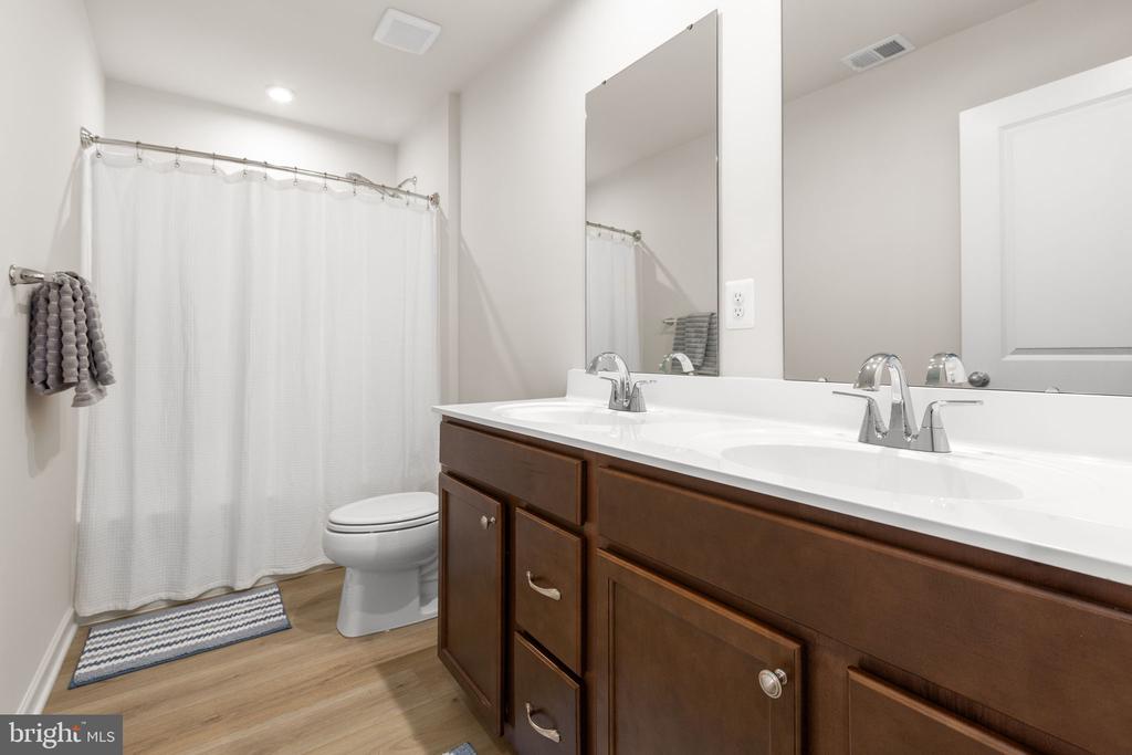 6309 GALLOP DR, FREDERICKSBURG, Virginia 22407, 6 Bedrooms Bedrooms, ,3 BathroomsBathrooms,Residential,6309 GALLOP DR,VASP2040368 MLS # VASP2040368