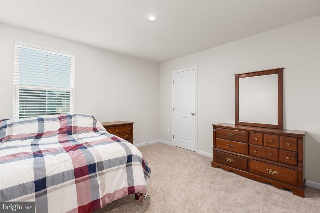 6309 GALLOP DR, FREDERICKSBURG, Virginia 22407, 6 Bedrooms Bedrooms, ,3 BathroomsBathrooms,Residential,6309 GALLOP DR,VASP2040368 MLS # VASP2040368