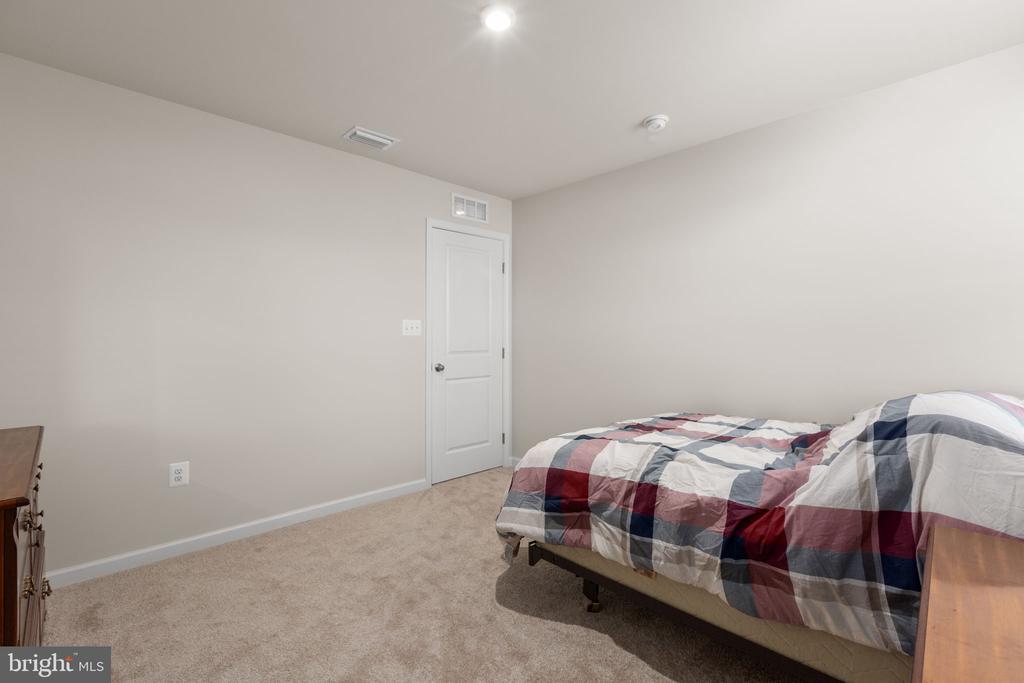 6309 GALLOP DR, FREDERICKSBURG, Virginia 22407, 6 Bedrooms Bedrooms, ,3 BathroomsBathrooms,Residential,6309 GALLOP DR,VASP2040368 MLS # VASP2040368