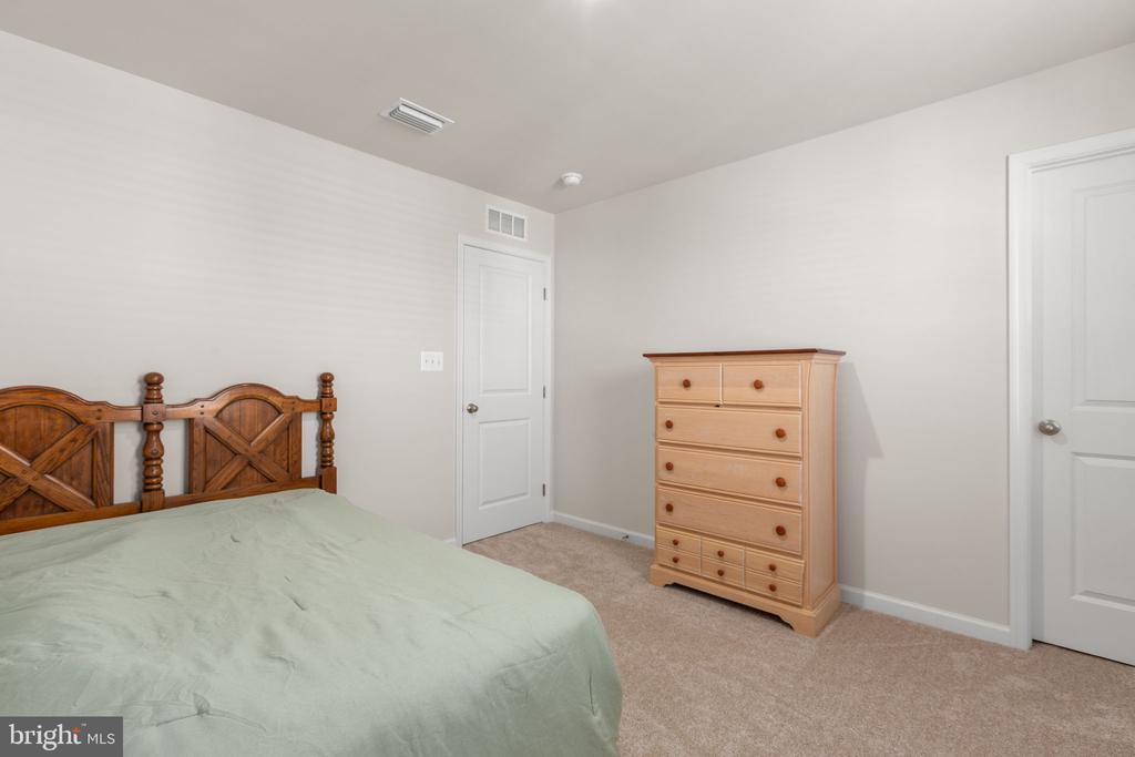 6309 GALLOP DR, FREDERICKSBURG, Virginia 22407, 6 Bedrooms Bedrooms, ,3 BathroomsBathrooms,Residential,6309 GALLOP DR,VASP2040368 MLS # VASP2040368