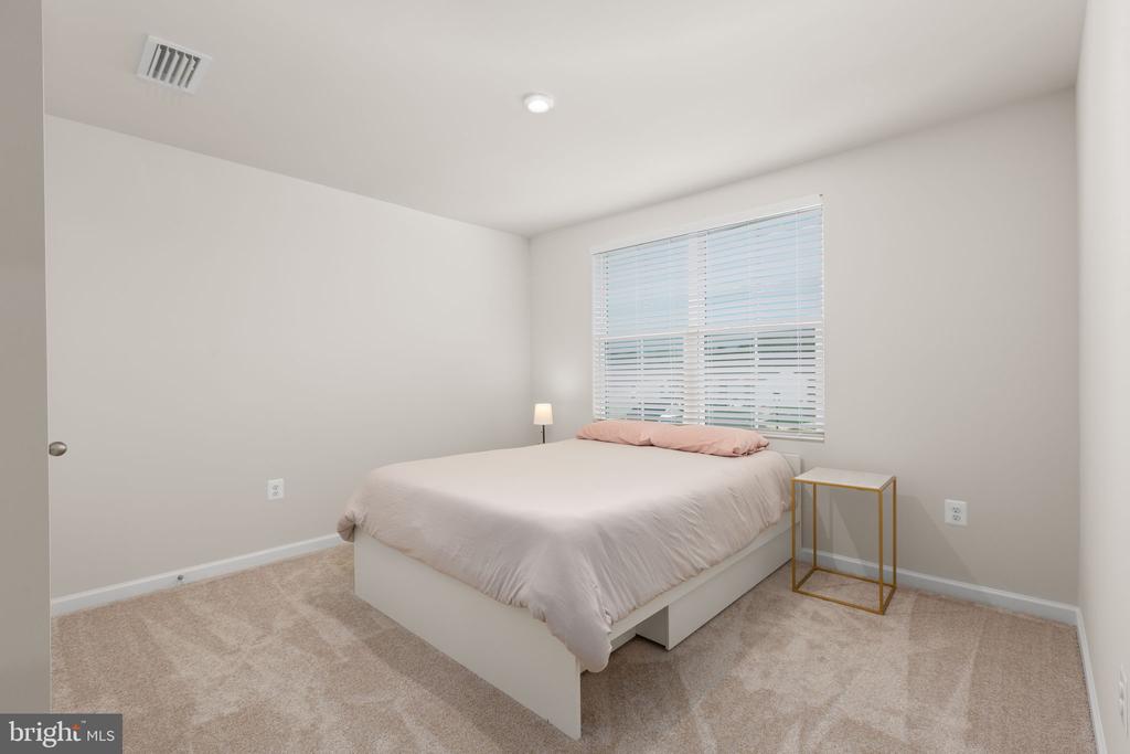 6309 GALLOP DR, FREDERICKSBURG, Virginia 22407, 6 Bedrooms Bedrooms, ,3 BathroomsBathrooms,Residential,6309 GALLOP DR,VASP2040368 MLS # VASP2040368