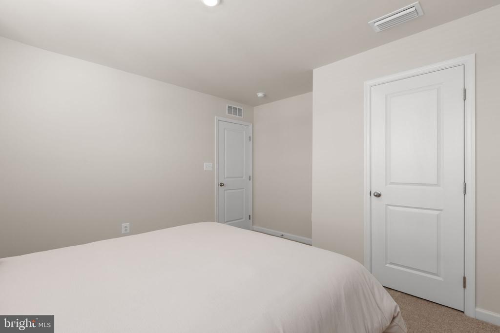 6309 GALLOP DR, FREDERICKSBURG, Virginia 22407, 6 Bedrooms Bedrooms, ,3 BathroomsBathrooms,Residential,6309 GALLOP DR,VASP2040368 MLS # VASP2040368