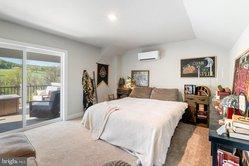 5045 MARY JACKSON CT, CHARLOTTESVILLE, Virginia 22903, 3 Bedrooms Bedrooms, ,2 BathroomsBathrooms,Residential,The Holly I - Interior Unit,5045 MARY JACKSON CT,VAAB2001204 MLS # VAAB2001204