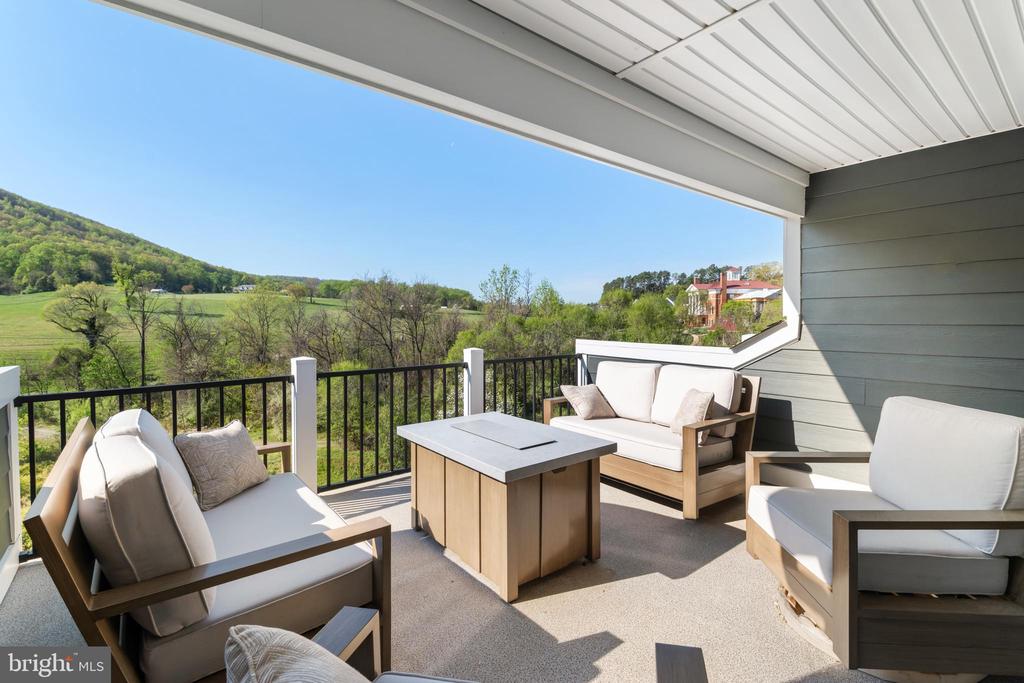 5045 MARY JACKSON CT, CHARLOTTESVILLE, Virginia 22903, 3 Bedrooms Bedrooms, ,2 BathroomsBathrooms,Residential,The Holly I - Interior Unit,5045 MARY JACKSON CT,VAAB2001204 MLS # VAAB2001204