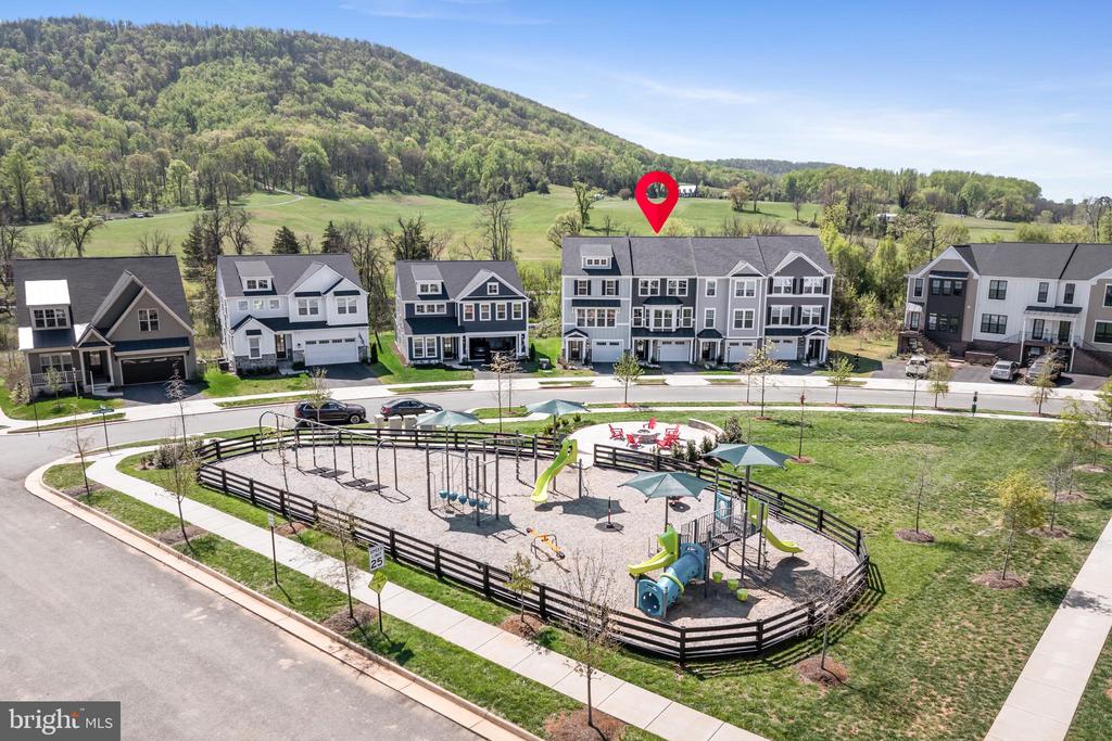 5045 MARY JACKSON CT, CHARLOTTESVILLE, Virginia 22903, 3 Bedrooms Bedrooms, ,2 BathroomsBathrooms,Residential,The Holly I - Interior Unit,5045 MARY JACKSON CT,VAAB2001204 MLS # VAAB2001204