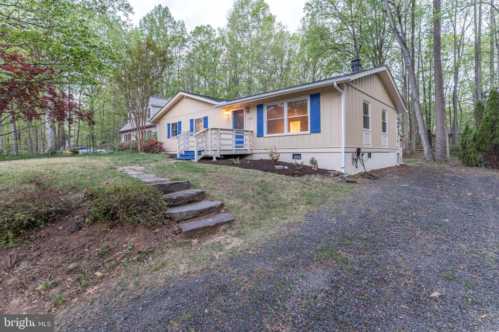 102 MONUMENT RD, LOCUST GROVE, Virginia 22508, 4 Bedrooms Bedrooms, ,2 BathroomsBathrooms,Residential,102 MONUMENT RD,VAOR2013860 MLS # VAOR2013860