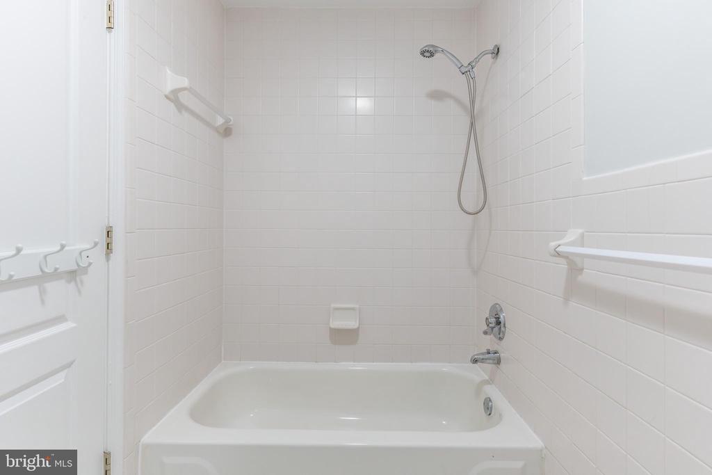 102 MONUMENT RD, LOCUST GROVE, Virginia 22508, 4 Bedrooms Bedrooms, ,2 BathroomsBathrooms,Residential,102 MONUMENT RD,VAOR2013860 MLS # VAOR2013860