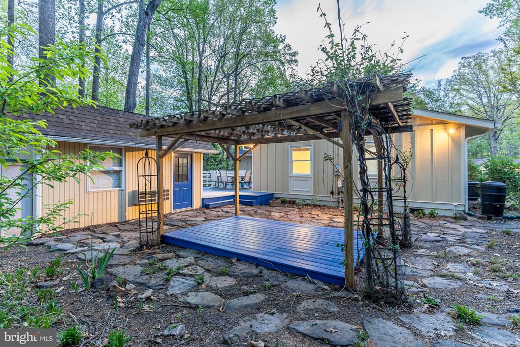 102 MONUMENT RD, LOCUST GROVE, Virginia 22508, 4 Bedrooms Bedrooms, ,2 BathroomsBathrooms,Residential,102 MONUMENT RD,VAOR2013860 MLS # VAOR2013860