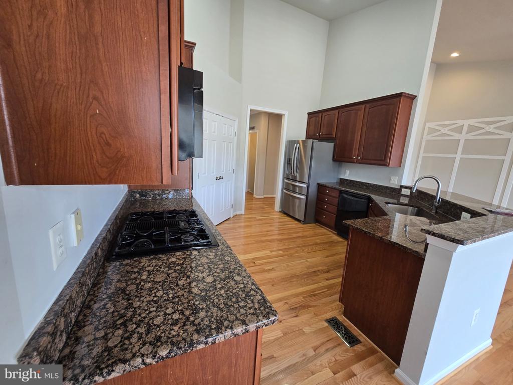 5104 SEWELLS POINTE DR, FREDERICKSBURG, Virginia 22407, 5 Bedrooms Bedrooms, ,4 BathroomsBathrooms,Residential,5104 SEWELLS POINTE DR,VASP2041002 MLS # VASP2041002