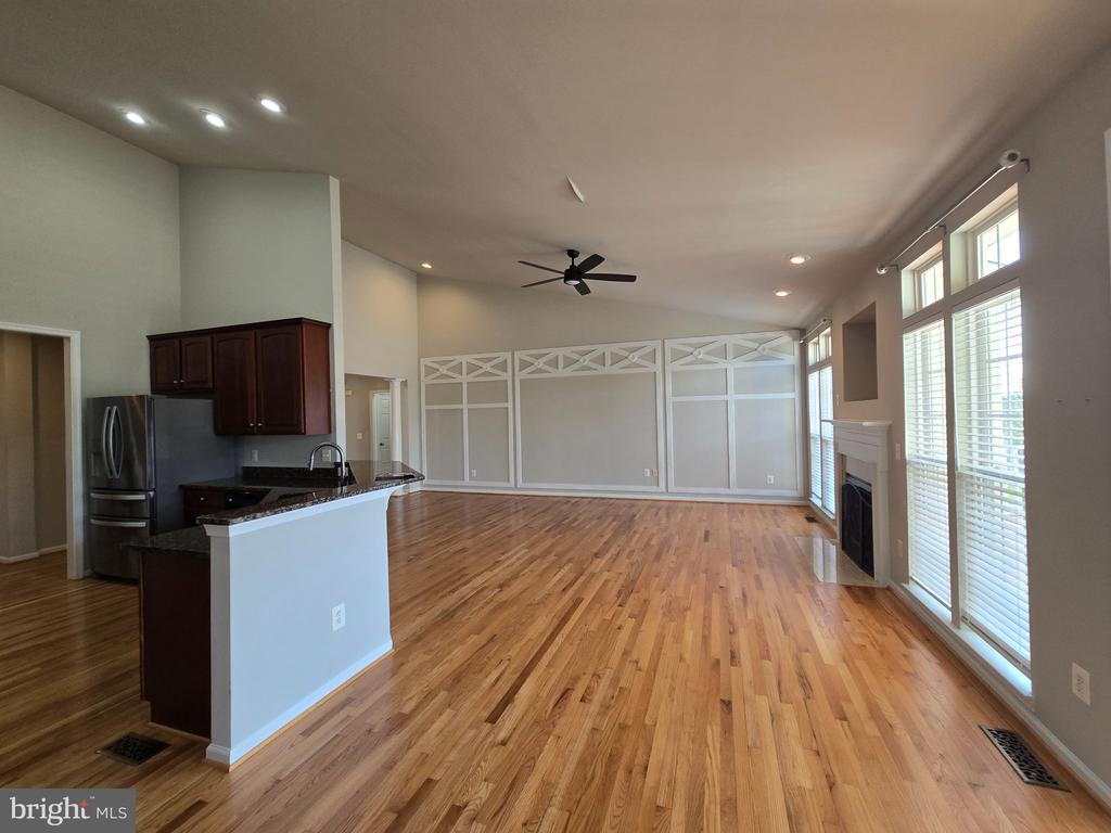 5104 SEWELLS POINTE DR, FREDERICKSBURG, Virginia 22407, 5 Bedrooms Bedrooms, ,4 BathroomsBathrooms,Residential,5104 SEWELLS POINTE DR,VASP2041002 MLS # VASP2041002