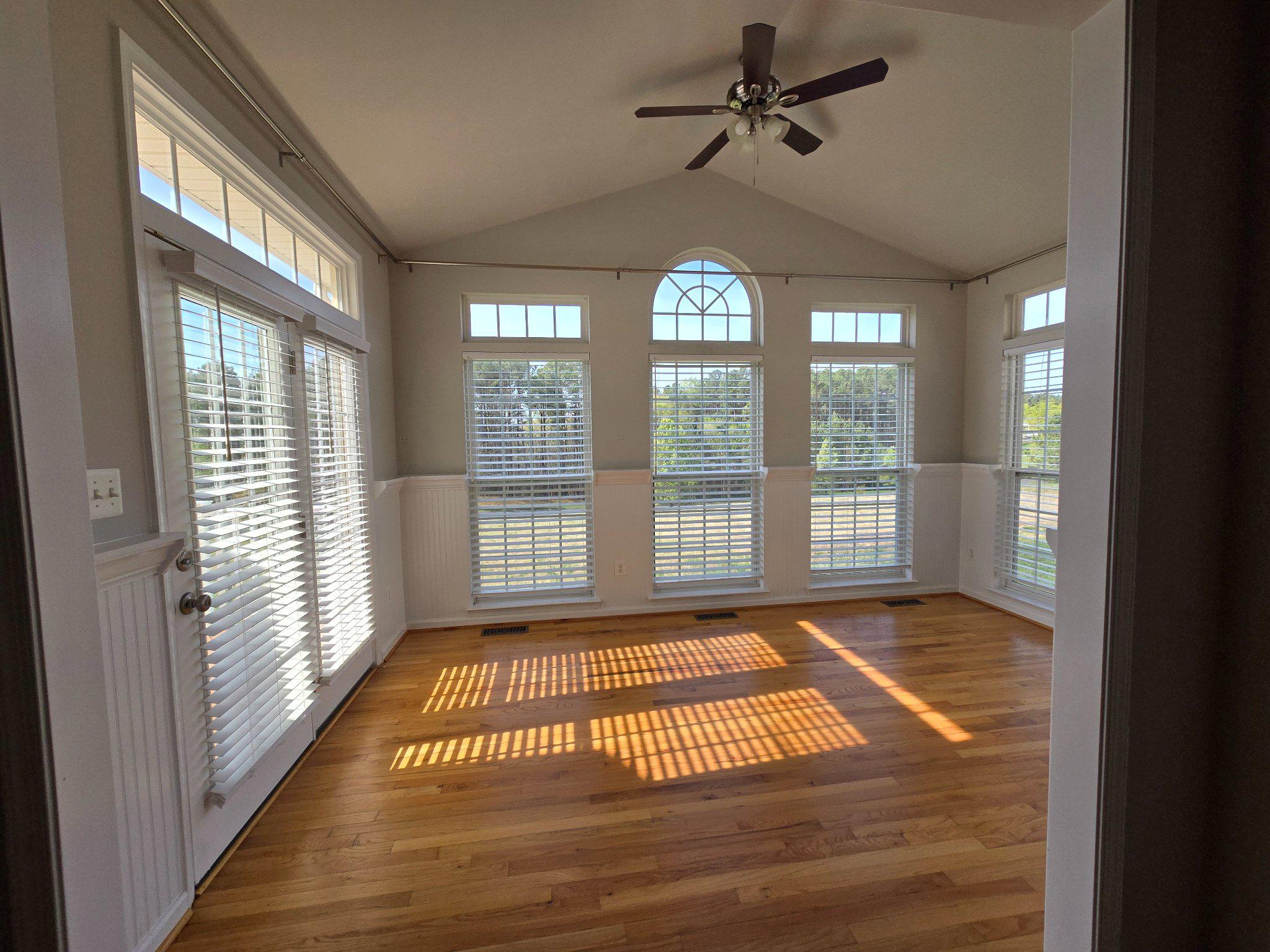 5104 SEWELLS POINTE DR, FREDERICKSBURG, Virginia 22407, 5 Bedrooms Bedrooms, ,4 BathroomsBathrooms,Residential,5104 SEWELLS POINTE DR,VASP2041002 MLS # VASP2041002