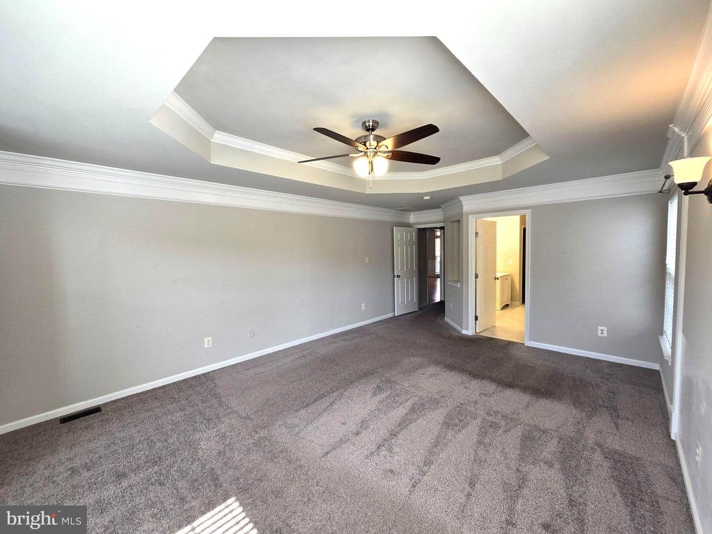 5104 SEWELLS POINTE DR, FREDERICKSBURG, Virginia 22407, 5 Bedrooms Bedrooms, ,4 BathroomsBathrooms,Residential,5104 SEWELLS POINTE DR,VASP2041002 MLS # VASP2041002