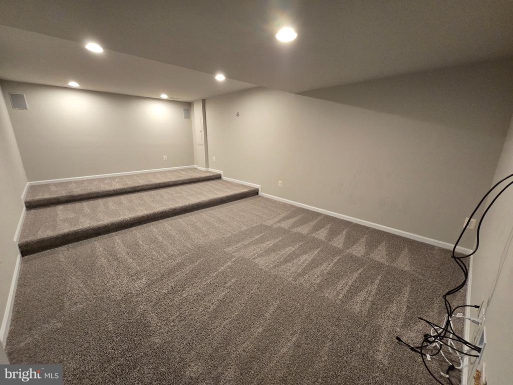 5104 SEWELLS POINTE DR, FREDERICKSBURG, Virginia 22407, 5 Bedrooms Bedrooms, ,4 BathroomsBathrooms,Residential,5104 SEWELLS POINTE DR,VASP2041002 MLS # VASP2041002