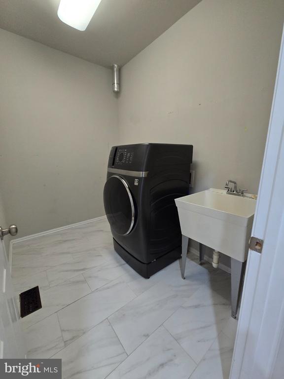 5104 SEWELLS POINTE DR, FREDERICKSBURG, Virginia 22407, 5 Bedrooms Bedrooms, ,4 BathroomsBathrooms,Residential,5104 SEWELLS POINTE DR,VASP2041002 MLS # VASP2041002