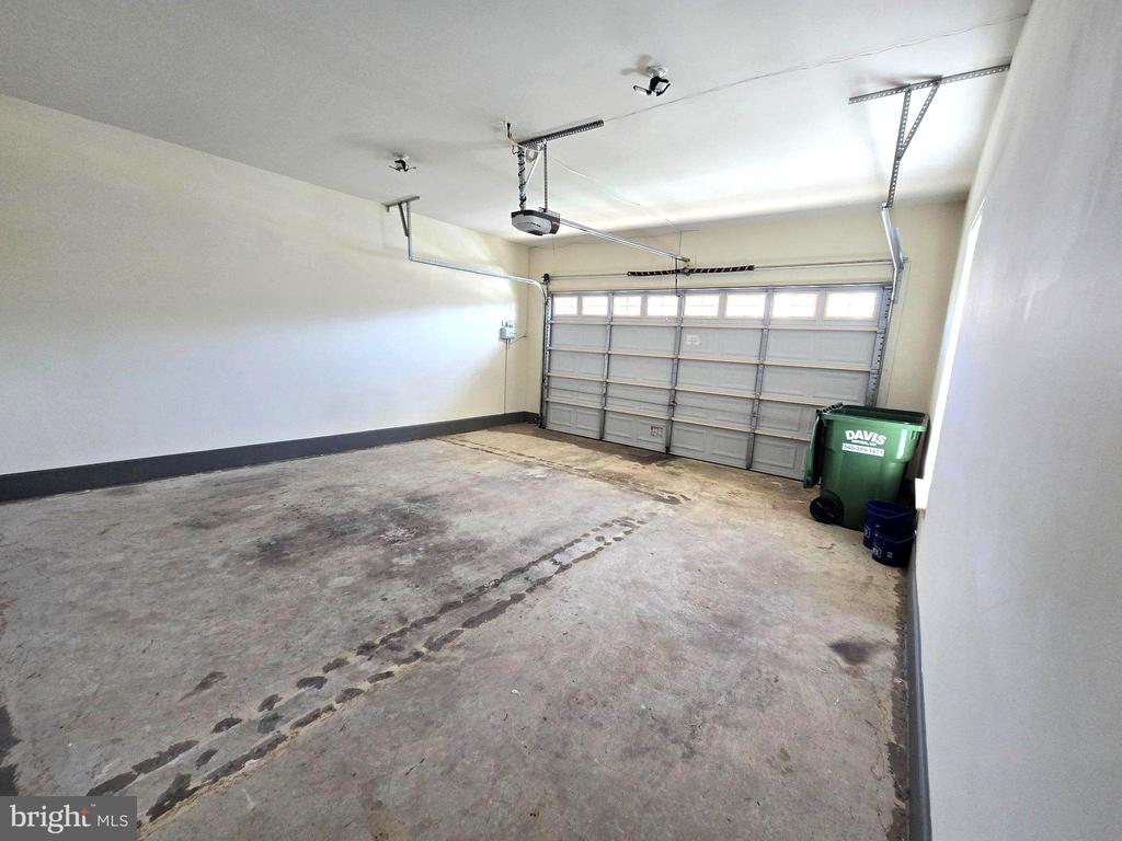 5104 SEWELLS POINTE DR, FREDERICKSBURG, Virginia 22407, 5 Bedrooms Bedrooms, ,4 BathroomsBathrooms,Residential,5104 SEWELLS POINTE DR,VASP2041002 MLS # VASP2041002