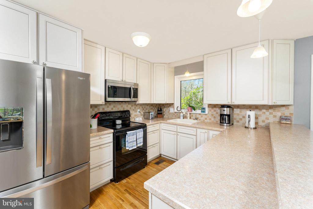 103 HILLSIDE DR, LOCUST GROVE, Virginia 22508, 4 Bedrooms Bedrooms, ,3 BathroomsBathrooms,Residential,103 HILLSIDE DR,VAOR2013834 MLS # VAOR2013834