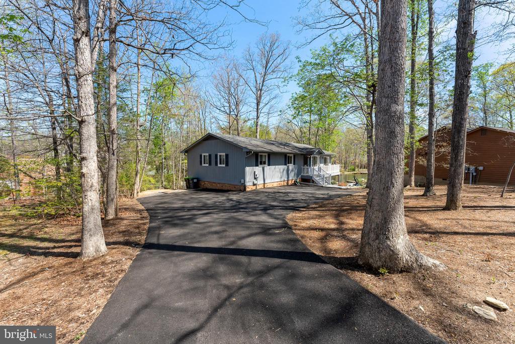 103 HILLSIDE DR, LOCUST GROVE, Virginia 22508, 4 Bedrooms Bedrooms, ,3 BathroomsBathrooms,Residential,103 HILLSIDE DR,VAOR2013834 MLS # VAOR2013834