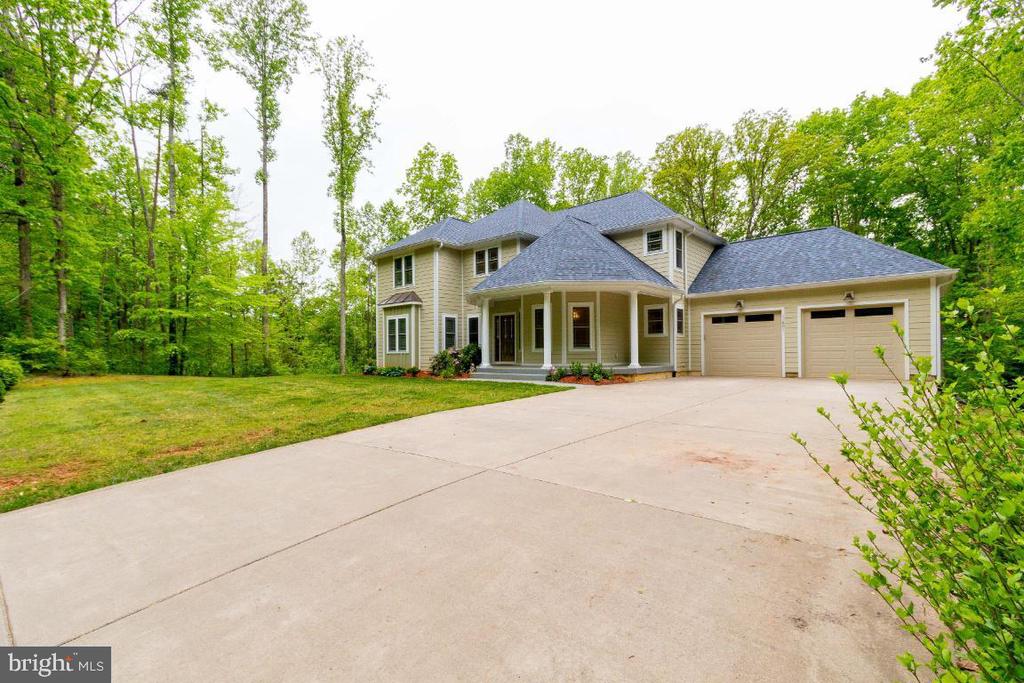 11601 MACFADEN DR, SPOTSYLVANIA, Virginia 22551, 4 Bedrooms Bedrooms, ,3 BathroomsBathrooms,Residential,11601 MACFADEN DR,VASP2041014 MLS # VASP2041014