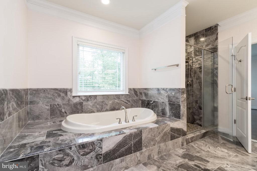11601 MACFADEN DR, SPOTSYLVANIA, Virginia 22551, 4 Bedrooms Bedrooms, ,3 BathroomsBathrooms,Residential,11601 MACFADEN DR,VASP2041014 MLS # VASP2041014