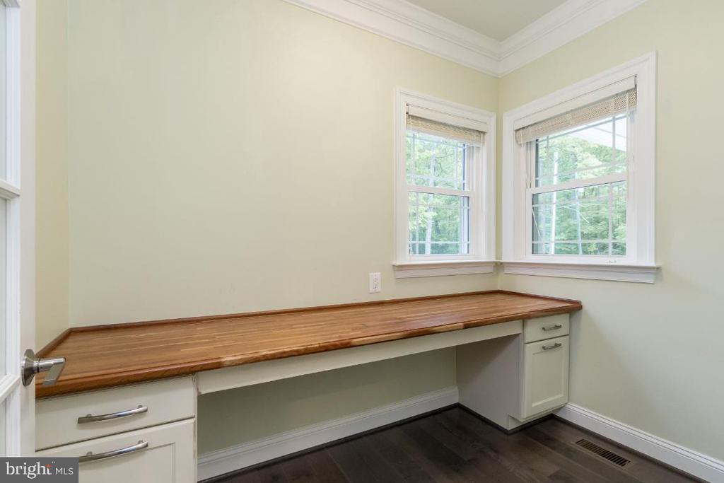 11601 MACFADEN DR, SPOTSYLVANIA, Virginia 22551, 4 Bedrooms Bedrooms, ,3 BathroomsBathrooms,Residential,11601 MACFADEN DR,VASP2041014 MLS # VASP2041014