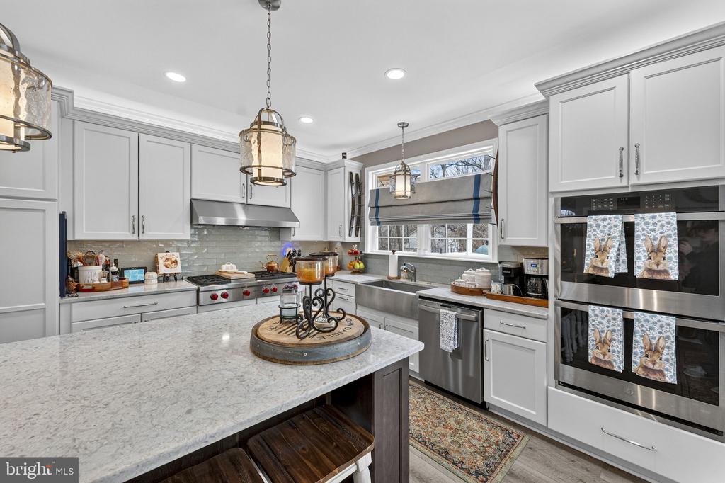 6165 MINT SPRINGS DR, WARRENTON, Virginia, 5 Bedrooms Bedrooms, ,4 BathroomsBathrooms,Residential,6165 MINT SPRINGS DR,VAFQ2021328 MLS # VAFQ2021328