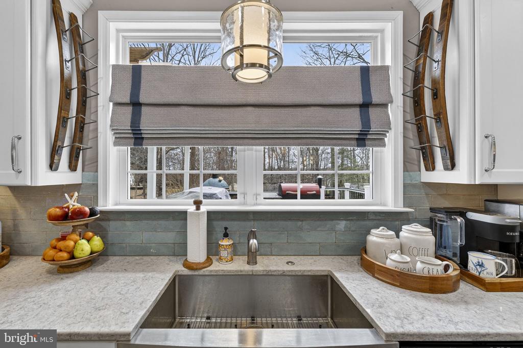 6165 MINT SPRINGS DR, WARRENTON, Virginia, 5 Bedrooms Bedrooms, ,4 BathroomsBathrooms,Residential,6165 MINT SPRINGS DR,VAFQ2021328 MLS # VAFQ2021328