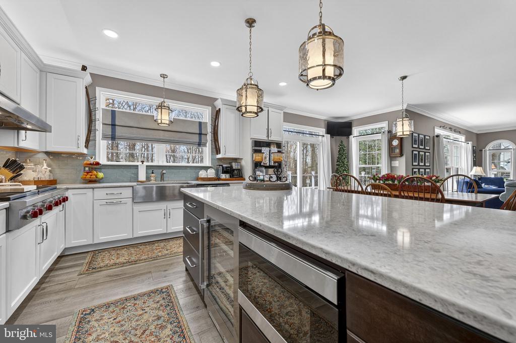 6165 MINT SPRINGS DR, WARRENTON, Virginia, 5 Bedrooms Bedrooms, ,4 BathroomsBathrooms,Residential,6165 MINT SPRINGS DR,VAFQ2021328 MLS # VAFQ2021328