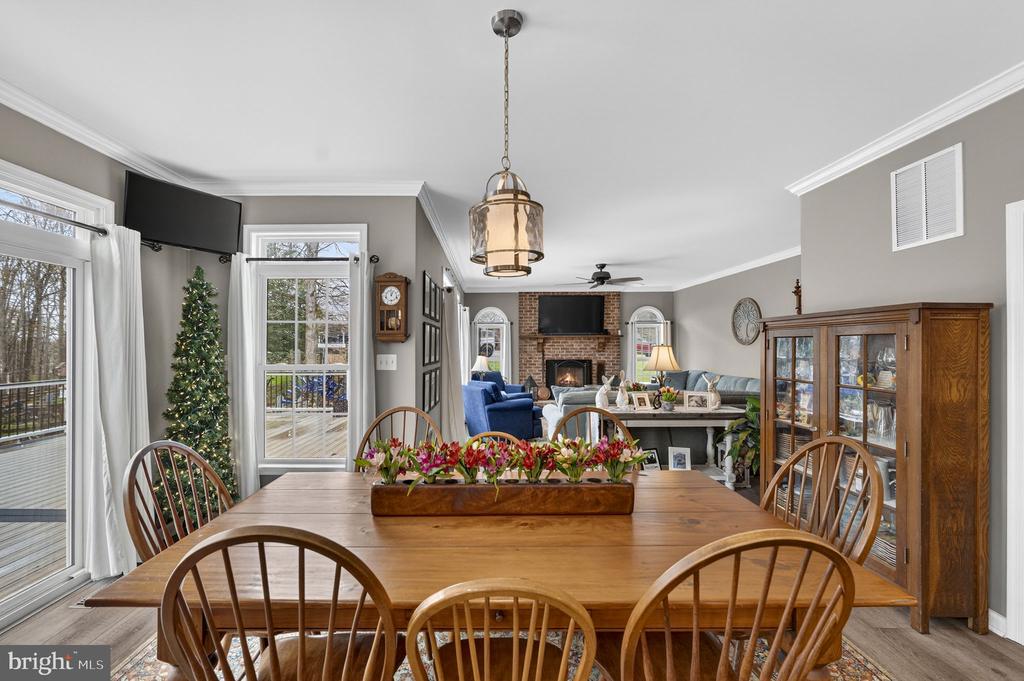 6165 MINT SPRINGS DR, WARRENTON, Virginia, 5 Bedrooms Bedrooms, ,4 BathroomsBathrooms,Residential,6165 MINT SPRINGS DR,VAFQ2021328 MLS # VAFQ2021328