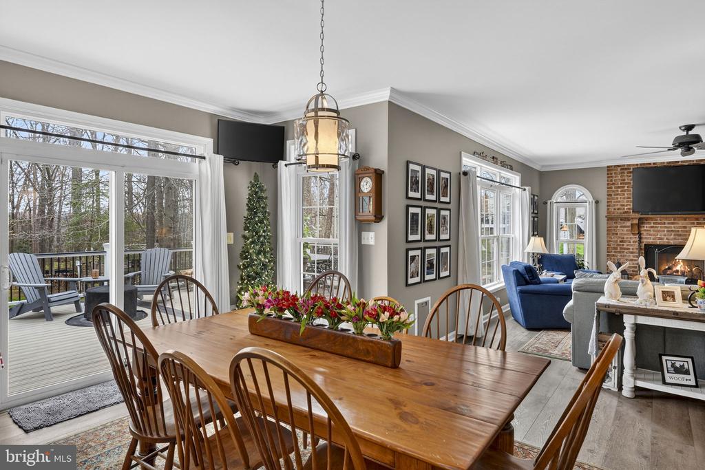 6165 MINT SPRINGS DR, WARRENTON, Virginia, 5 Bedrooms Bedrooms, ,4 BathroomsBathrooms,Residential,6165 MINT SPRINGS DR,VAFQ2021328 MLS # VAFQ2021328