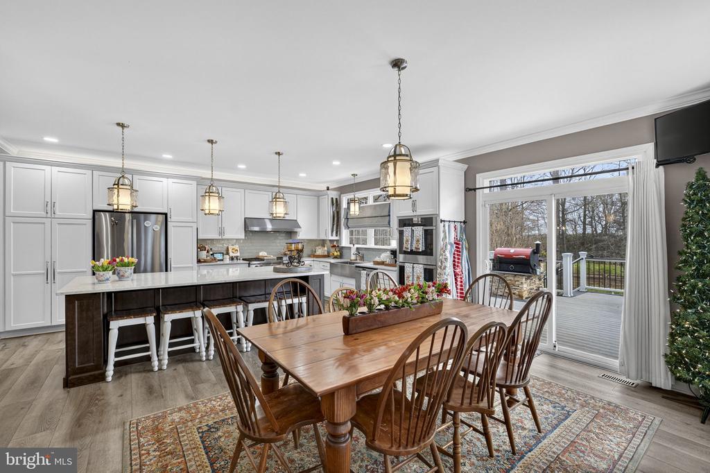 6165 MINT SPRINGS DR, WARRENTON, Virginia, 5 Bedrooms Bedrooms, ,4 BathroomsBathrooms,Residential,6165 MINT SPRINGS DR,VAFQ2021328 MLS # VAFQ2021328