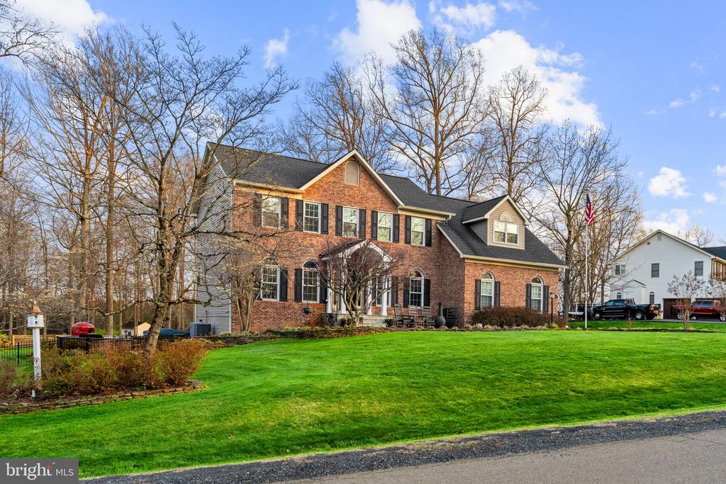 6165 MINT SPRINGS DR, WARRENTON, Virginia, 5 Bedrooms Bedrooms, ,4 BathroomsBathrooms,Residential,6165 MINT SPRINGS DR,VAFQ2021328 MLS # VAFQ2021328